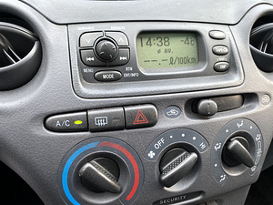 TOYOTA YARIS/TÜ 05.2024 (8 foto / 15)