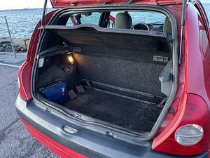RENAULT CLIO TÜ 10.2024 / 1 OMANIK / AVARIIVABA (8 foto / 15)
