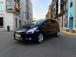 Peugeot 5008 DIISEL / AUTOMAAT / PANORAAM / TÜ 02.2025 (2 foto / 15)