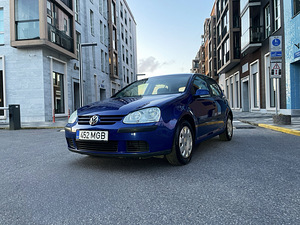 VOLKSWAGEN GOLF 5 / ÜV 04.2025 / AVARIIVABA (3 foto / 15)