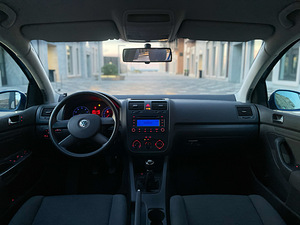 VOLKSWAGEN GOLF 5 / ÜV 04.2025 / AVARIIVABA (11 foto / 15)