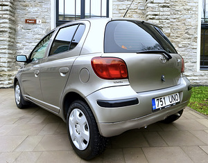 TOYOTA YARIS / BENSIIN / FACELIFT / ÜV 06.2025 (4 foto / 15)