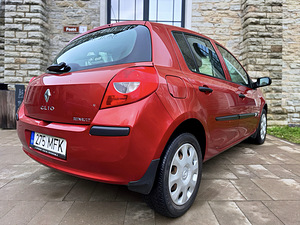 RENAULT CLIO /AVARIIVABA/ROOSTEVABA / 1 OMANIK / ÜV 05.2027 (3 foto / 15)