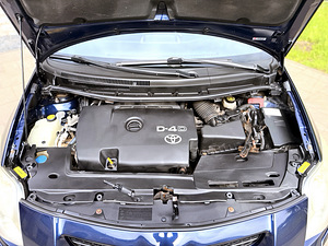 TOYOTA AURIS / COMFORT (6 фото из 15)
