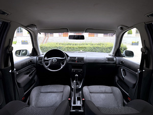 VOLKSWAGEN GOLF 4 / COMFORT / TÜV 12.2026 (10 foto / 15)