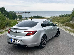 Opel Insignia 2014 143kw 4x4 (2 foto / 7)