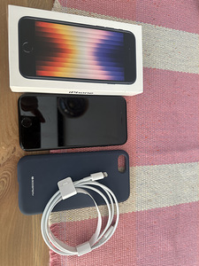 iPhone SE 2022 128GB (4 foto / 4)
