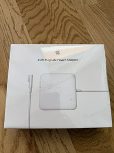 Apple 45W MagSafe Power Adapter (1 foto / 4)