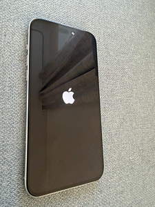 Müün telefoni IPhone 15 Plus (1 foto / 3)