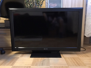 Teler Sony Bravia, 40" = 102 cm (1 foto / 9)