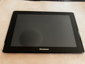 Lenovo планшет (1 фото из 3)