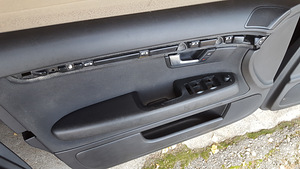 Audi A4 B6 S-line uksepolstrid (9 foto / 10)