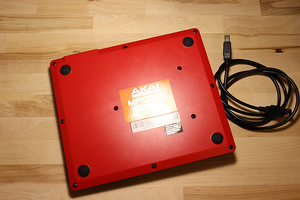 Akai MPD 218 (3 фото из 3)