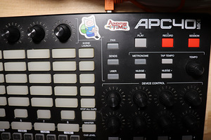 Akai APC40 MKII (3 foto / 3)