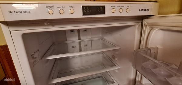 Современный холодильник Samsung NO FROST (фото #6)