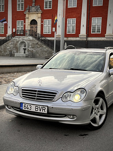 Mercedes Benz c200 2008 (4 foto / 15)