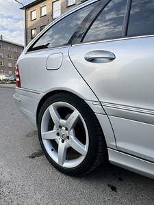 Mercedes Benz c200 2008 (9 foto / 15)