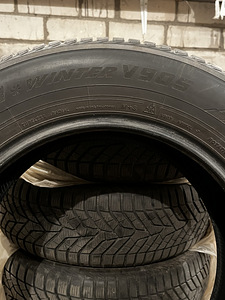 Yokohama Bluearth Winter V905 102H 225/65R17 M+S (2 foto / 4)