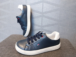Tommy hilfiger jalanõud (1 foto / 6)