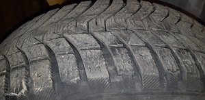 Chrysler grand voyager 2007 / Michelin 215/65 R16 (4tk) (2 foto / 5)
