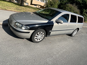 Volvo V70 2.4 103KW (3 foto / 3)