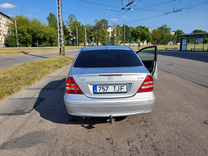 Mercedes-Benz c200 (4 foto / 14)