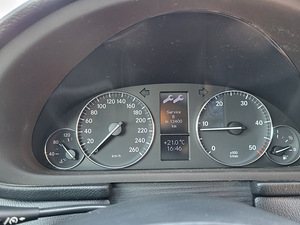 Mercedes-Benz c200 (13 foto / 14)