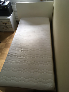 Продаю кровать с матрасом SLEEPWELL BLUE. (2 фото из 4)