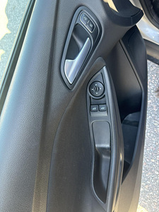 Ford Fokus 2015 (6 foto / 9)
