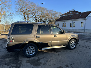Lincoln Navigator (4 foto / 15)
