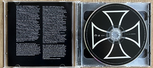 Motörhead 2CD Лучшее из Motörhead 25 ЛЕТ (2 фото из 3)
