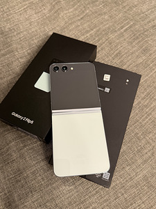 Samsung Galaxy Flip5 256GB (2 foto / 7)