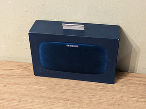 Uus veekindel Samsung Level Box bluetooth kõlar (1 foto / 3)