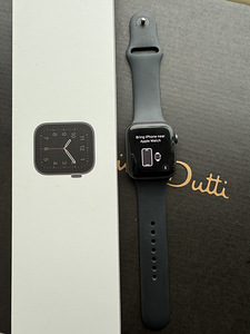 Apple Watch SE 44 mm GPS + LTE (alumiinium) must (1 foto / 4)