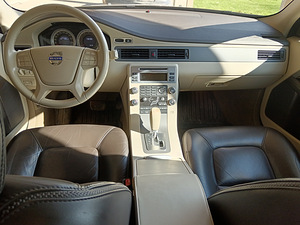 Volvo XC70 T6 2011 (9 foto / 12)