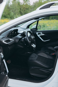 Peugeot 2008 Allure Plus (2017) 89000km (8 foto / 15)