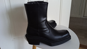 Naiste kingad BERSHKA (4 foto / 10)