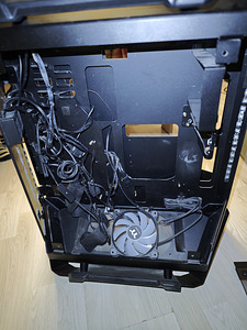 Корпус Cougar + 4 вентилятора Corsair + различные HUBы и про (10 фото из 10)