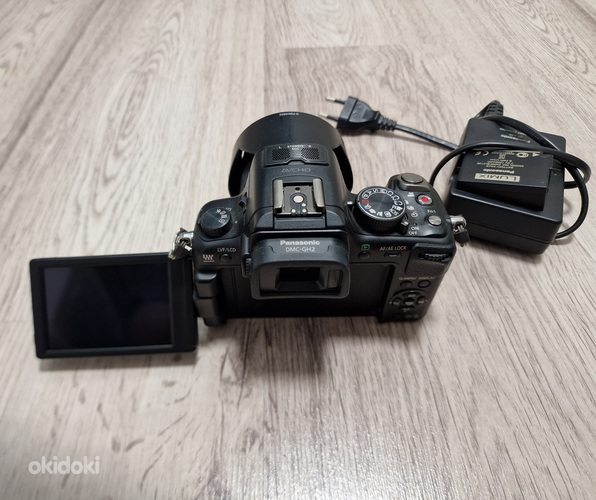 Фото-видеокамера Panasonic Lumix DMC-GH2 (фото #2)