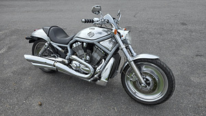 Harley-Davidson V-Rod 2003 юбилейный (1 фото из 3)