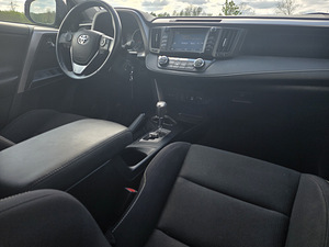 Toyota Rav4 автомат (3 фото из 3)