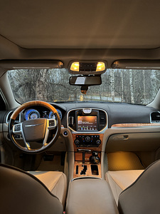 Chrysler 300C (5 фото из 7)