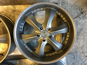 Porsche Cayenne/ VW Touareg/ Audi Q7 R22" литые диски (4 фото из 10)