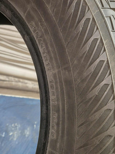 235/65R17 Yokohama IceGUARD IG65 (3 foto / 3)