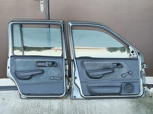 Ford Sierra ( al.1987) uksed ja muu (3 foto / 10)