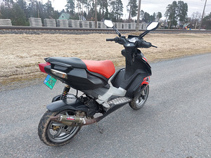 Aprilia SR50R 2011a Roller / Mopeed (4 foto / 7)