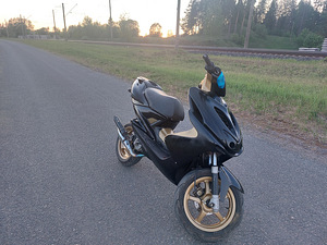 Скутер Yamaha Aerox 70cc / Косится