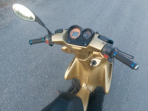 Yamaha Aerox 70cc Roller / Mopeed (7 foto / 7)
