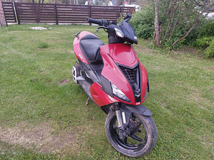 Aprilia SR50R 2011 Roller/Mopeed (6 foto / 8)