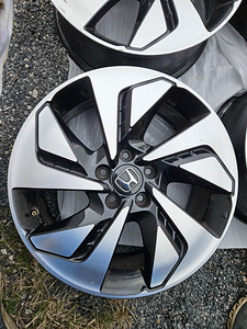 Honda r18 veljed (4 foto / 9)